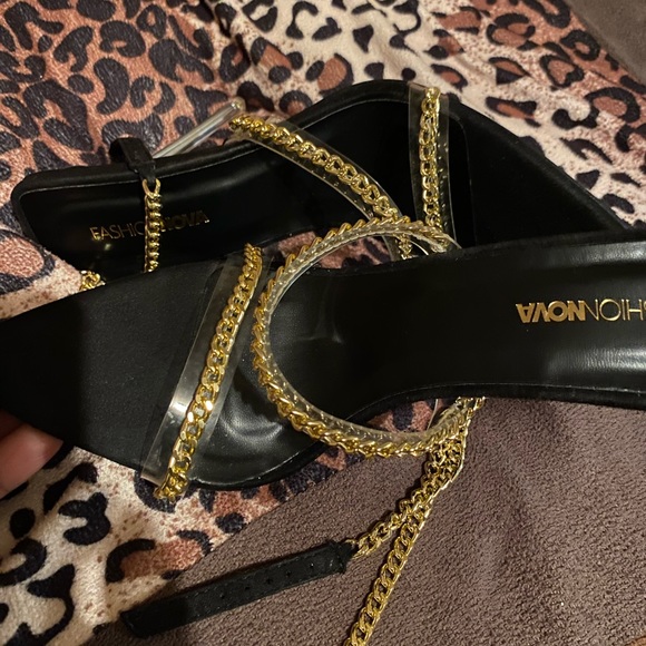 Heels - Picture 3 of 4